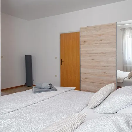 Grubelic Apartamento Srima