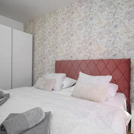Apartment Grubelic Srima