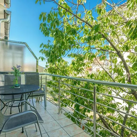 Apartment Grubelic Srima